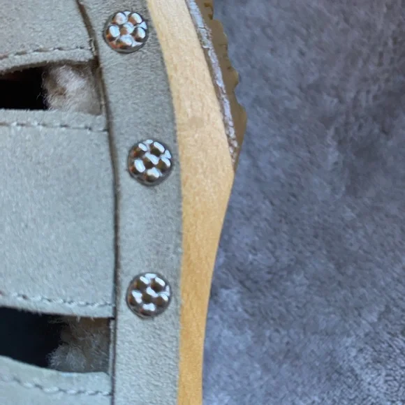 UGG wooden platforms. Sandal - Picture 10 of 12